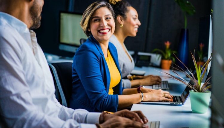 Comment faire pour bien sintegrer au travail quand on est nouveau